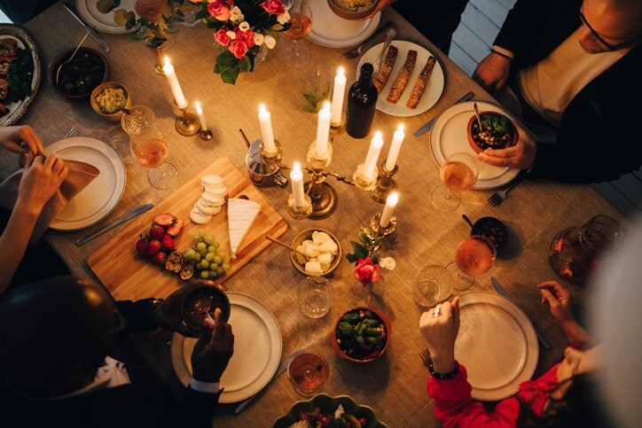 How to Set a Beautiful Holiday Table